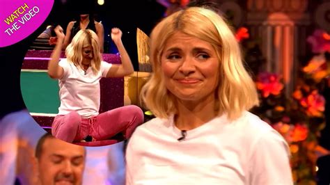 Holly Willoughby squats massive a*** cheeks in disgusting。